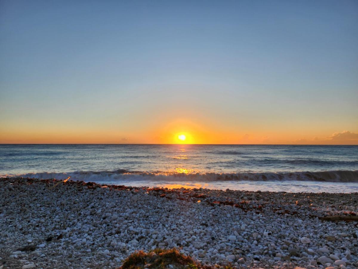 Beachfront Apartment, Quiet 4 Beds, 1 Bath, Ac, Wi-Fi, Hot Water, In Paraiso Near Los Patos Exteriér fotografie